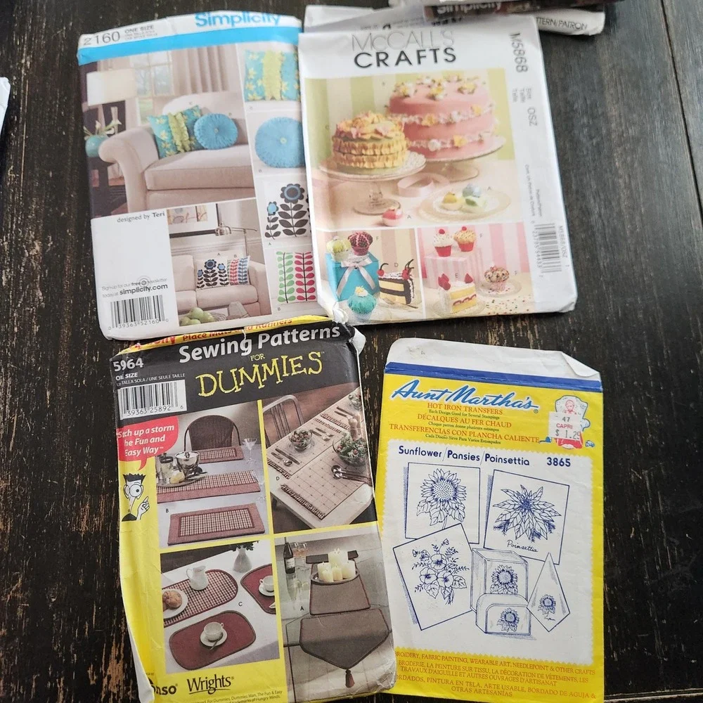 Lot of 10 Sewing Patterns McCalls Simplicity Home Decor Crafts Pillows Curtains